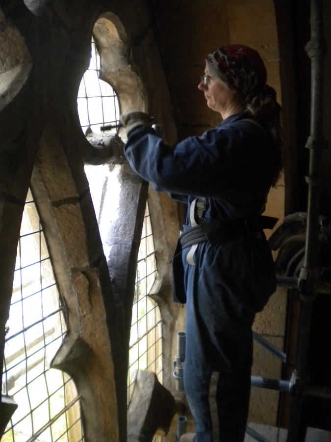 Removing leaded glass from stone tracery